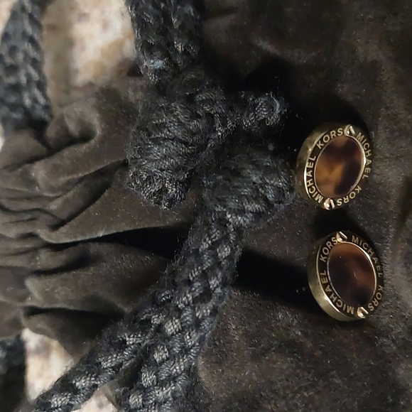 Michael Kors Jewelry - 👑MICHAEL KORS EARRINGS GOLD TONE AND TORTOISE 👑